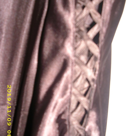 Gown with Robe - Picture 4 of 4